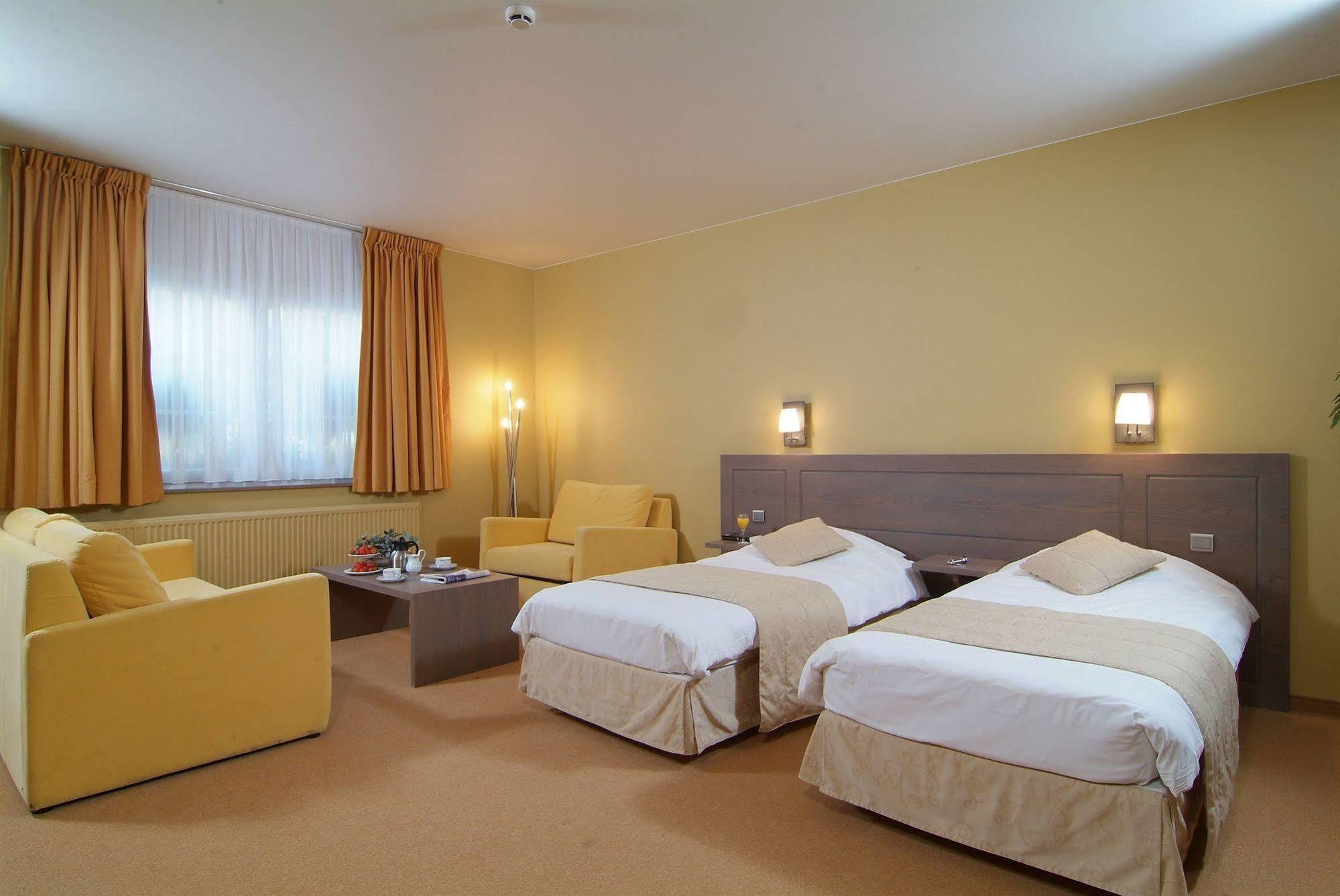 Hotel Den Hof Zelzate Exteriér fotografie